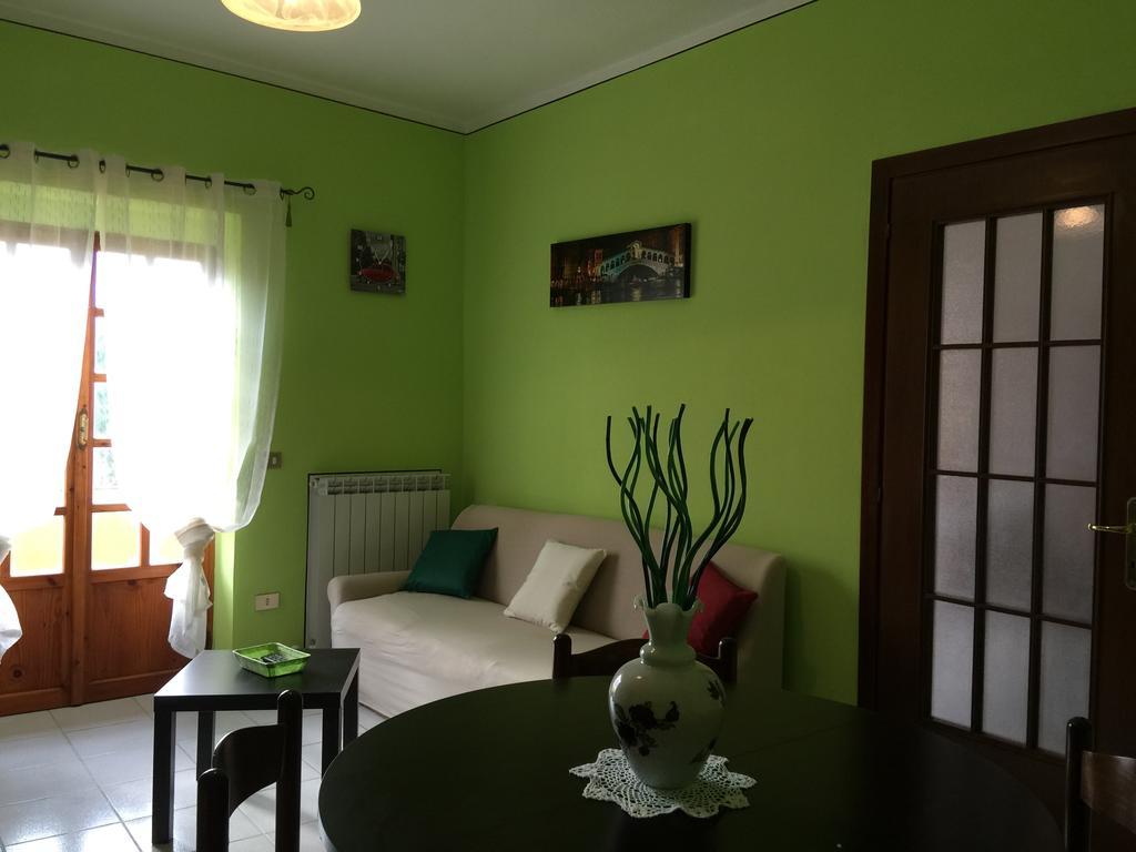Aparthotel Il Porto Tuoro sul Trasimeno Exterior foto