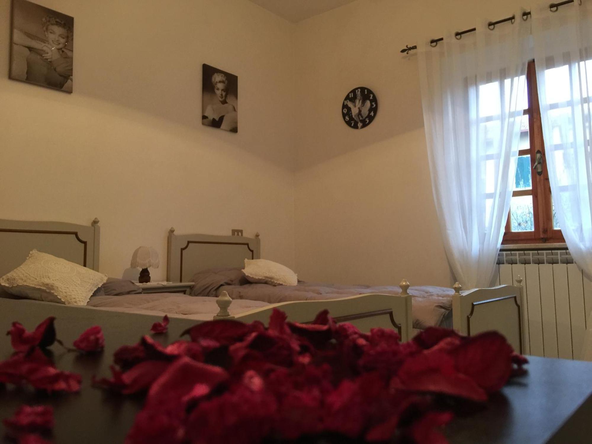 Aparthotel Il Porto Tuoro sul Trasimeno Zimmer foto