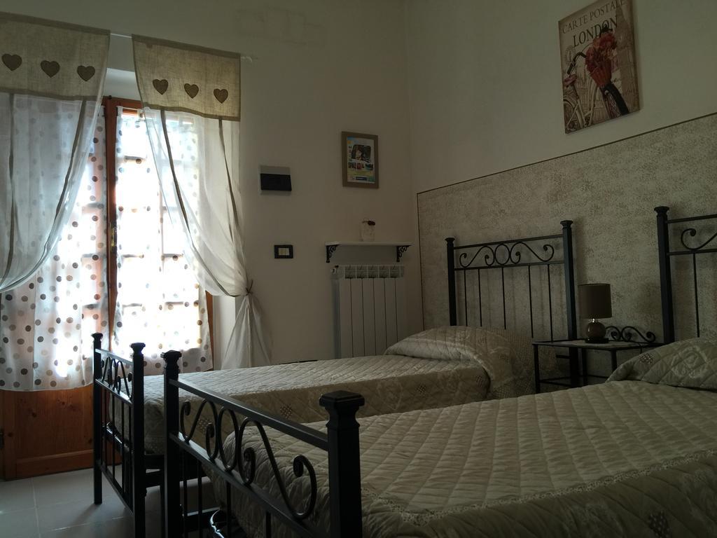 Aparthotel Il Porto Tuoro sul Trasimeno Exterior foto