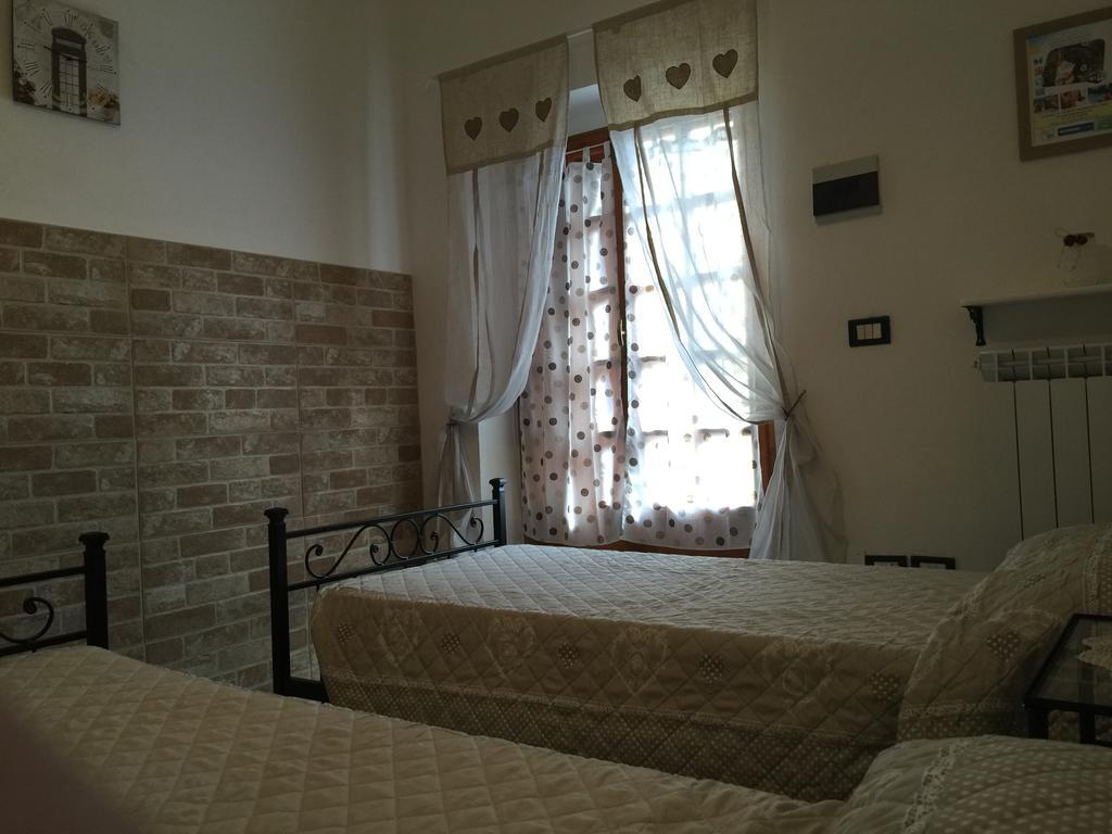 Aparthotel Il Porto Tuoro sul Trasimeno Exterior foto