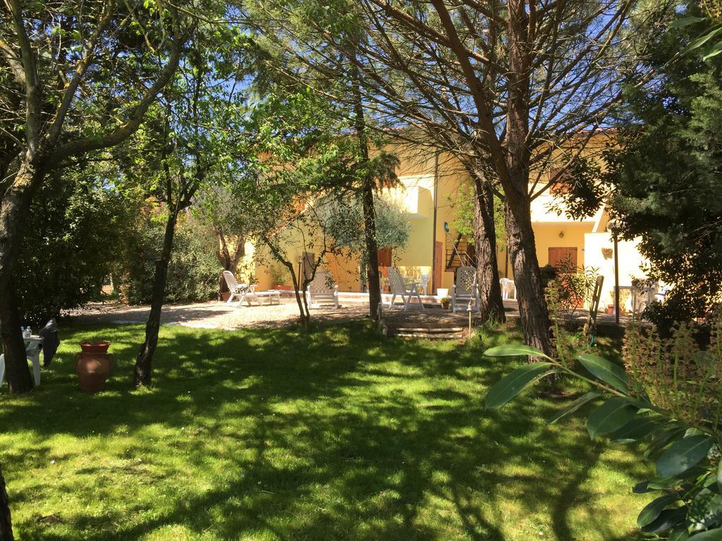 Aparthotel Il Porto Tuoro sul Trasimeno Exterior foto