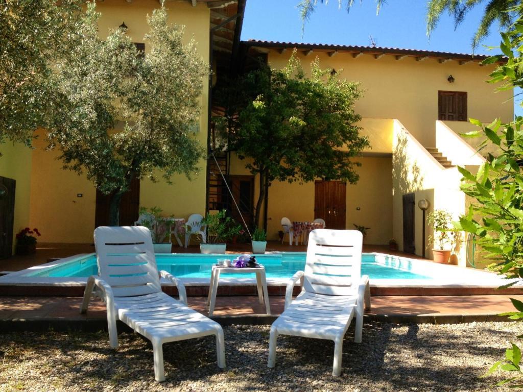 Aparthotel Il Porto Tuoro sul Trasimeno Exterior foto