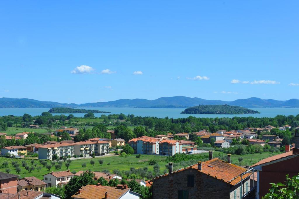 Aparthotel Il Porto Tuoro sul Trasimeno Exterior foto