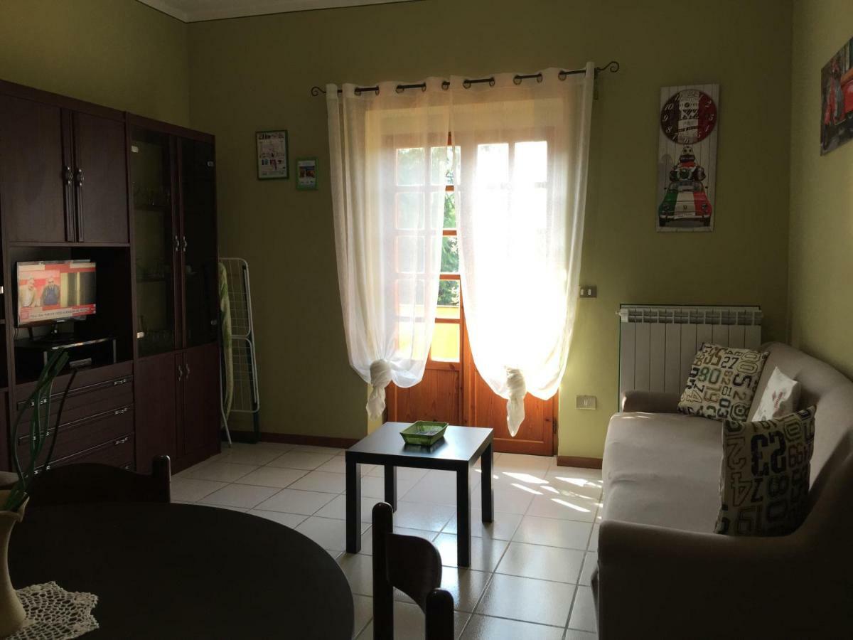 Aparthotel Il Porto Tuoro sul Trasimeno Exterior foto