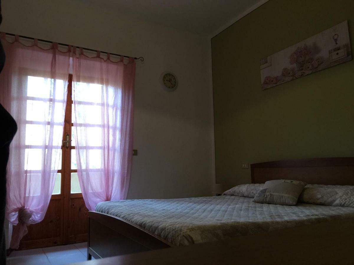 Aparthotel Il Porto Tuoro sul Trasimeno Exterior foto